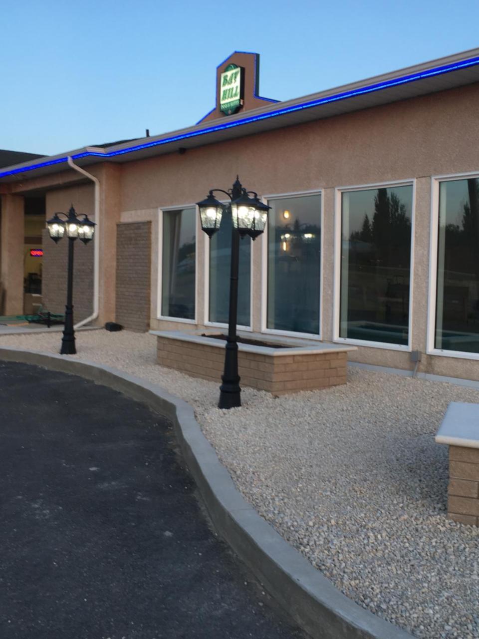 Bay Hill Inns & Suites Neepawa Exterior foto